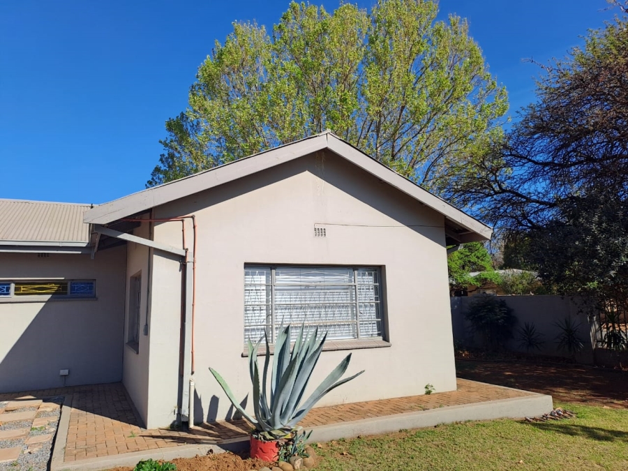 7 Bedroom Property for Sale in Kuruman Northern Cape